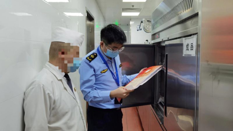 新手餐饮老板第一次去批发市场，最该盯紧的不是价格